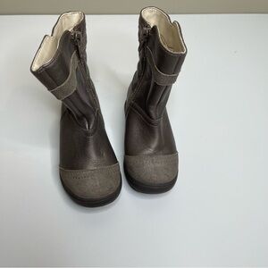 Clarks leather toddler zip up boots